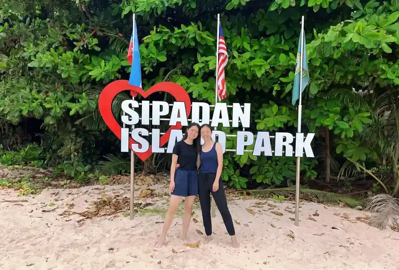 Scuba diving Sipadan to see coral reefs and turtles with Luma Selakan in the Semporna Islands area